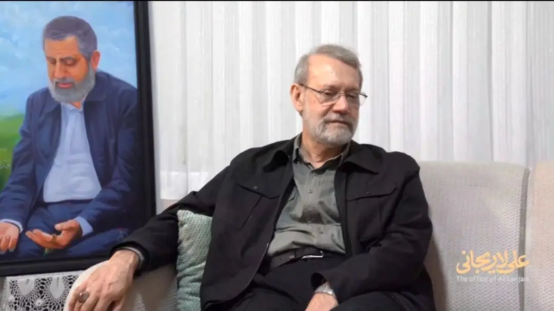 حضور لاریجانی در منزل شهید حاج رمضان 