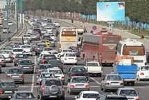 آخرین وضعیت جاده‌های کشور؛ ترافیک در محورهای ورودی تهران