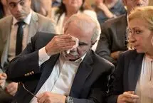 ببینید؛ یک زن اشک نخست وزیر لبنان را درآورد