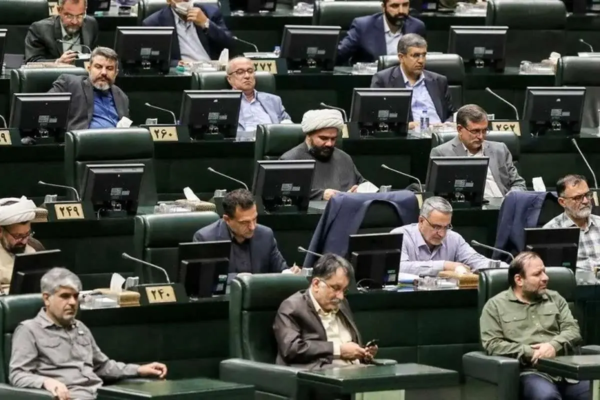 افشاگری روزنامه جمهوری اسلامی از یک پنهانکاری عجیب در مجلس: در حال تصویب قانونی هستند که مرد خارجی با صیغه کردن زن ایرانی، تبعه ایران شود
