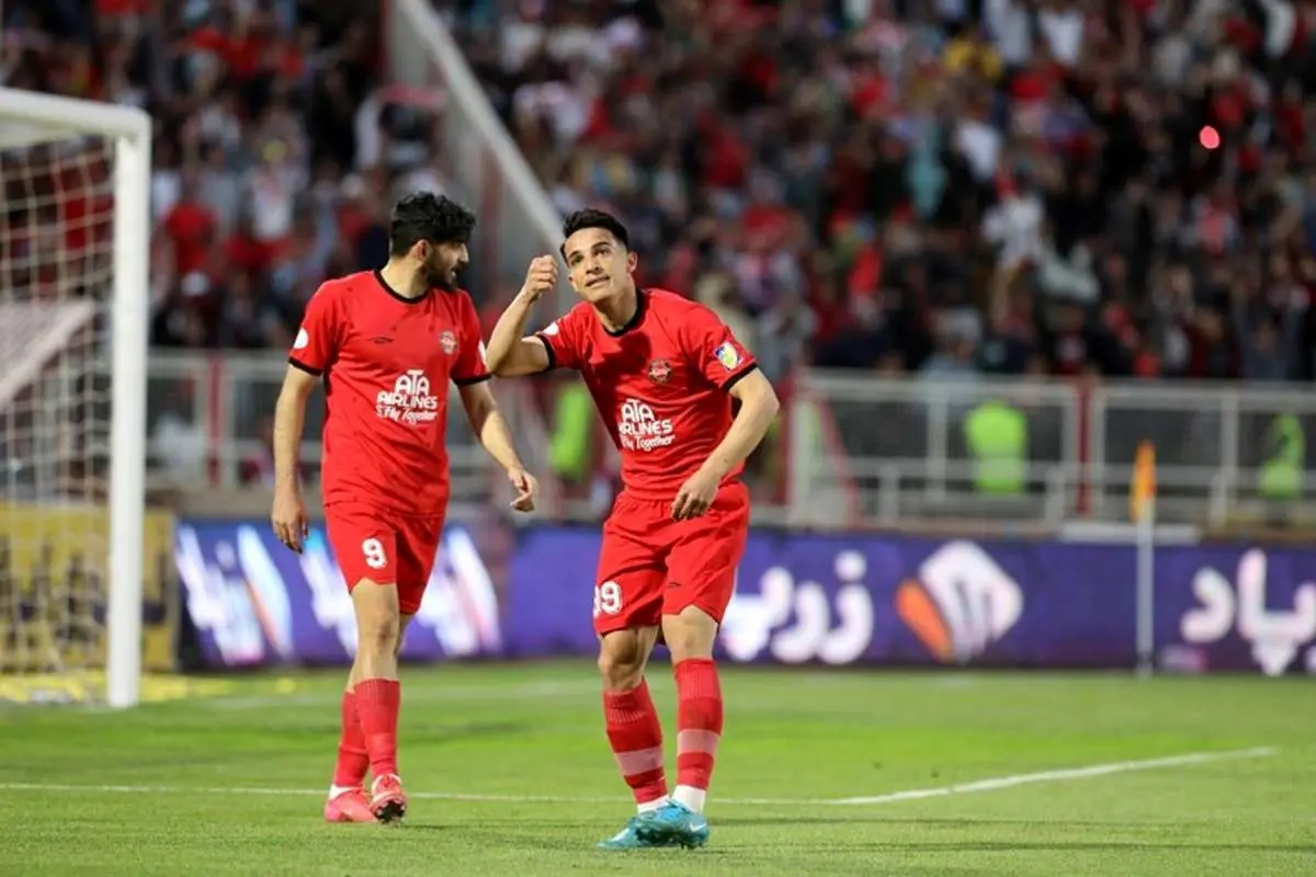 وقتی پرسپولیسی‌های تراکتور پیراهن حسین‌زاده را به ترابی دادند!