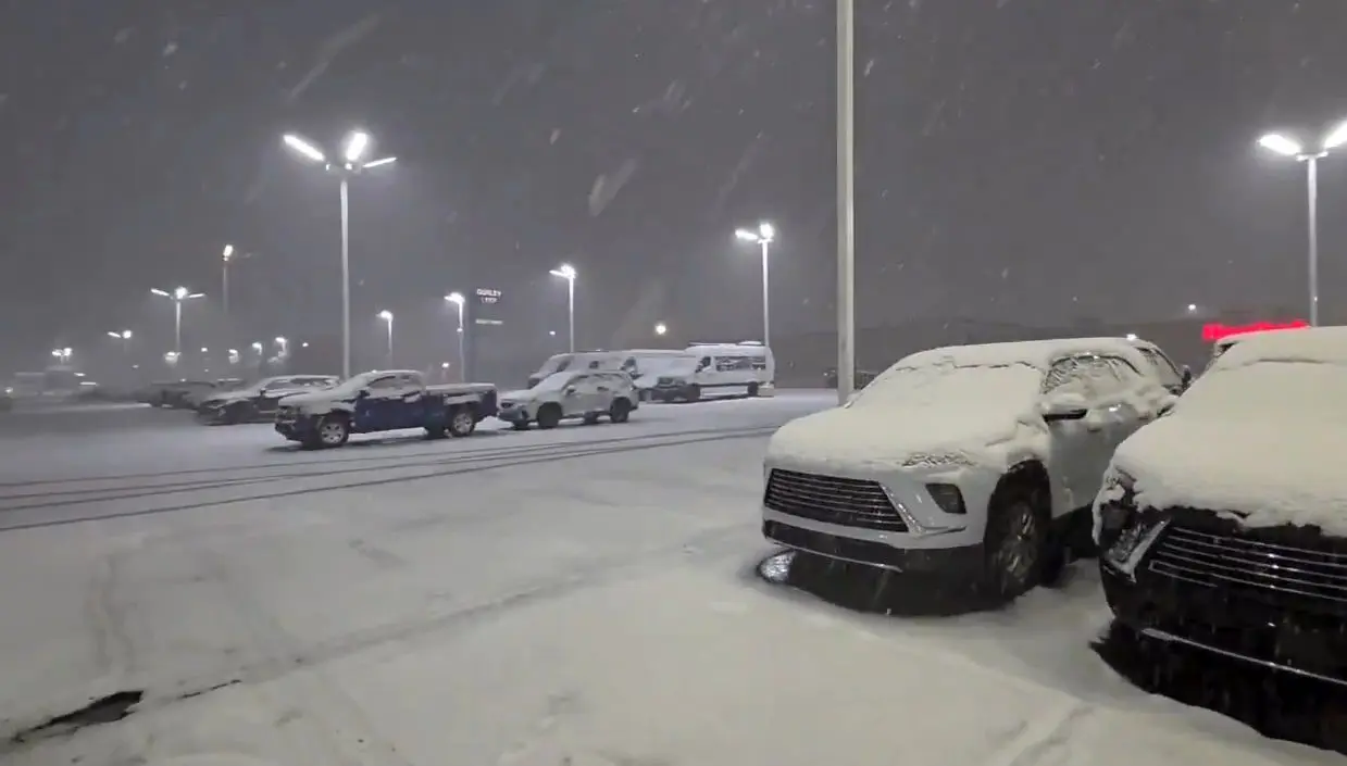 برف پاییزی، بخش‌های گسترده‌ای از آمریکا و کانادا را سفید‌پوش کرد