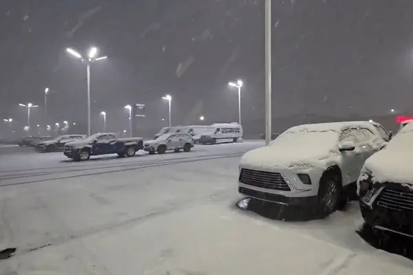 برف پاییزی، بخش‌های گسترده‌ای از آمریکا و کانادا را سفید‌پوش کرد