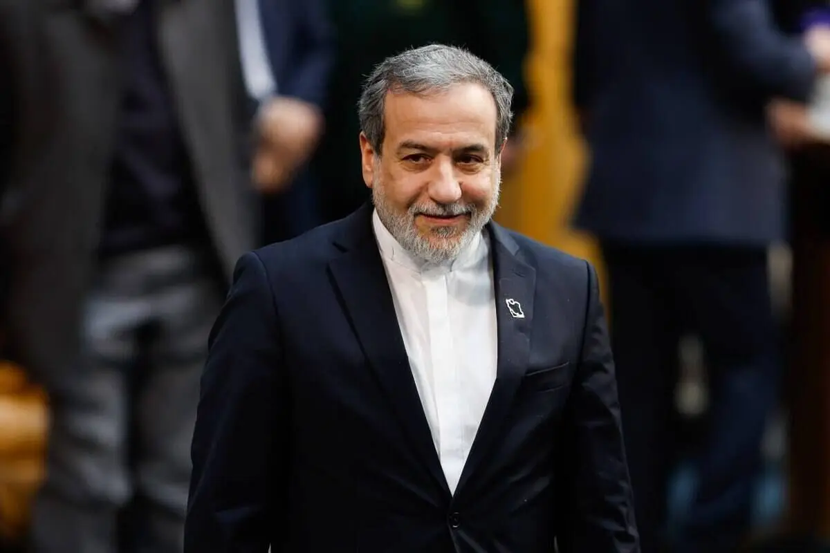 دیدار عراقچی با سه وزیر خارجه پیشین مصر در رستورانی در قاهره
