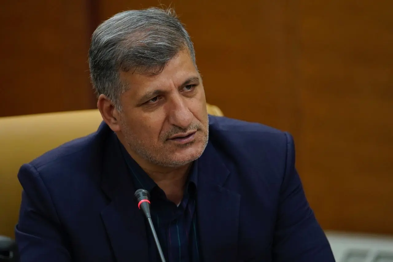 گلایه نماینده مجلس از پیامک‌های تهدیدآمیز؛ می‌خواهند قالیباف رئیس‌مجلس نباشد