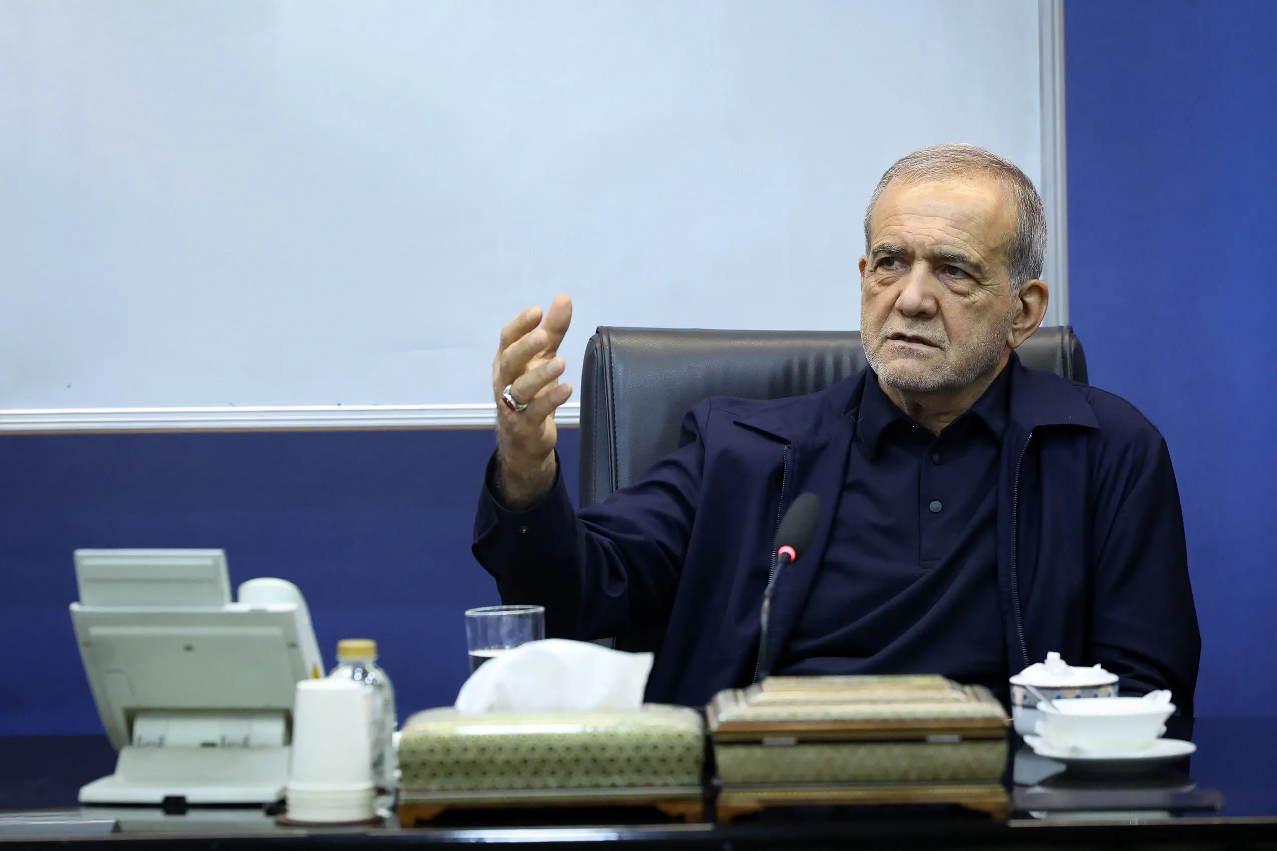 پزشکیان: گروه مذاکره‌کننده، آدم‌هایی نیستند که جا بزنند
