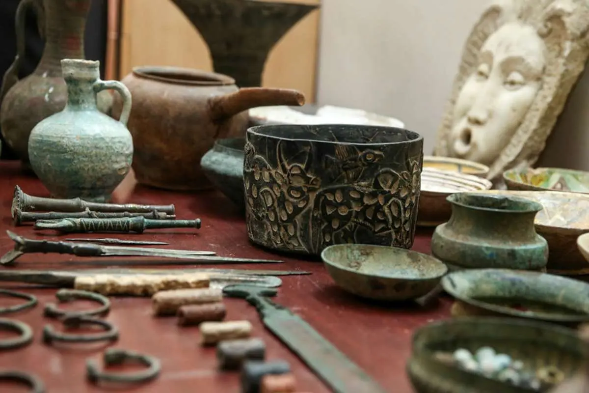 قاچاقچیان آثار تاریخی چرا آزاد میچرخند؟