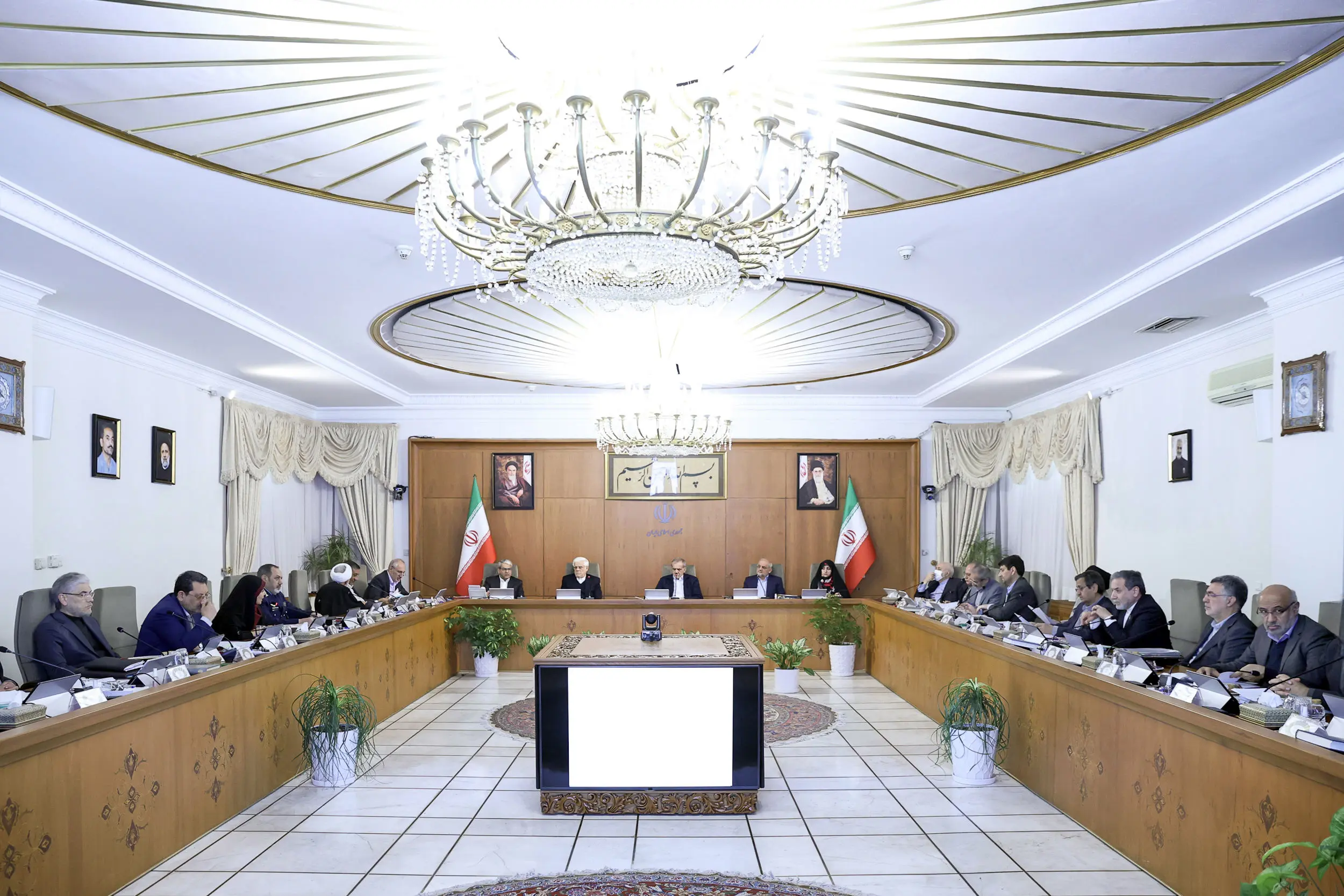جلسه هیئت دولت به ریاست پزشکیان تشکیل شد
