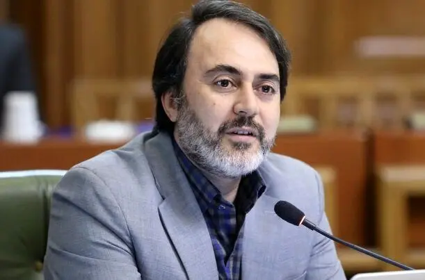 واکنش پیرهادی به عدم حضور وزیر نیرو در صحن شورای شهر