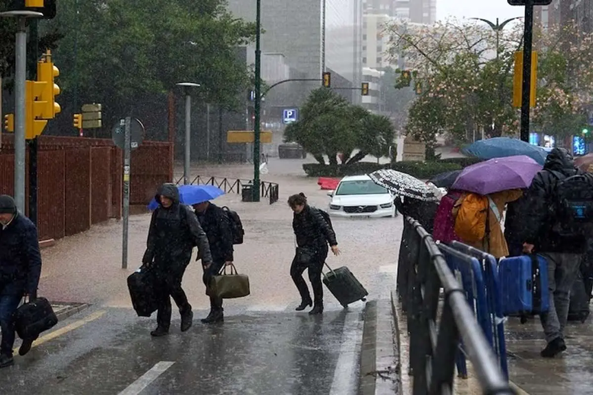 کیهان: رفاه نه، همجنس‌گرایی و خیانت در غرب بیداد می‌کند
