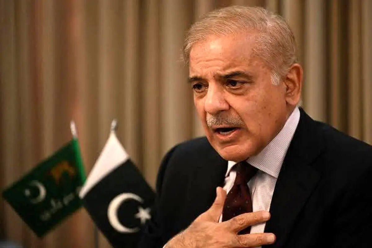 نخست‌وزیر پاکستان وارد تهران شد؛ شهباز شریف به دیدار پزشکیان می‌رود