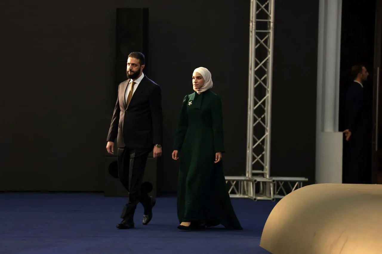 تصاویر؛ جولانی از نشان ملی جدید سوریه رونمایی کرد