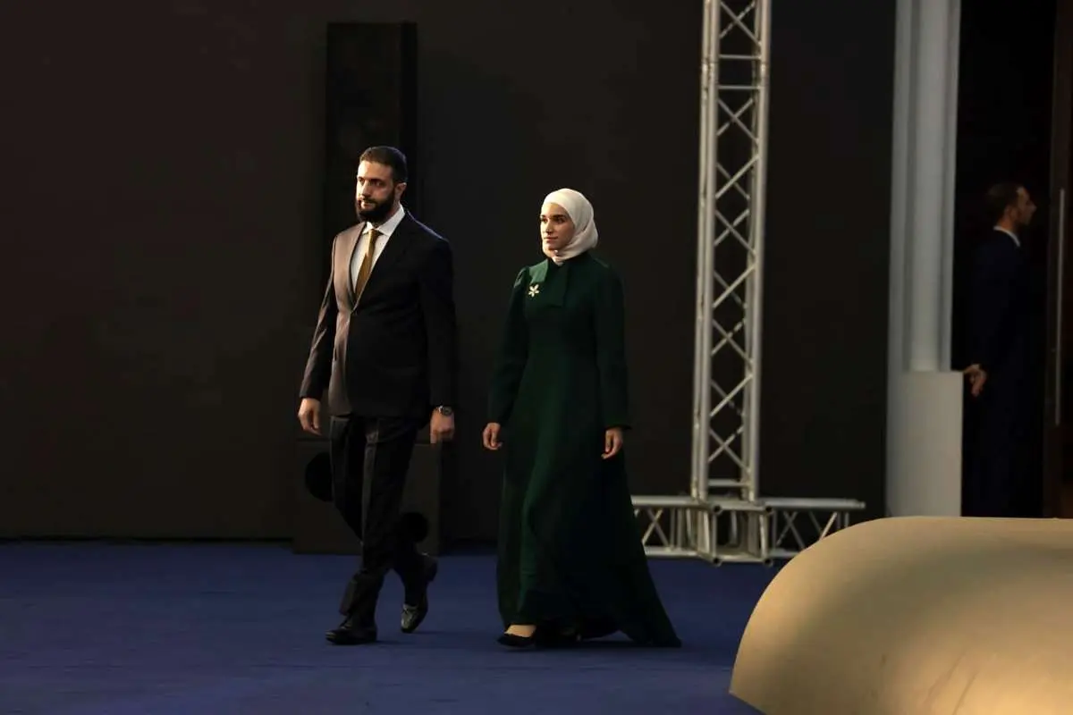تصاویر؛ جولانی از نشان ملی جدید سوریه رونمایی کرد