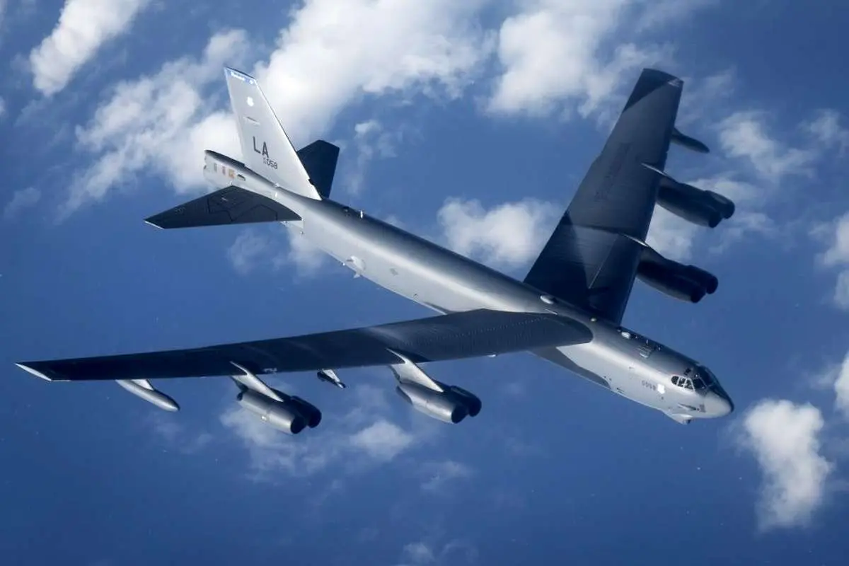 بمب افکن‌های هسته‌ای آمریکا علیه روسیه و چین به پرواز درآمدند