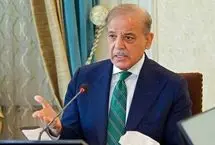 شهباز شریف در مراسم رهبر شهید ایران شرکت می‌کند