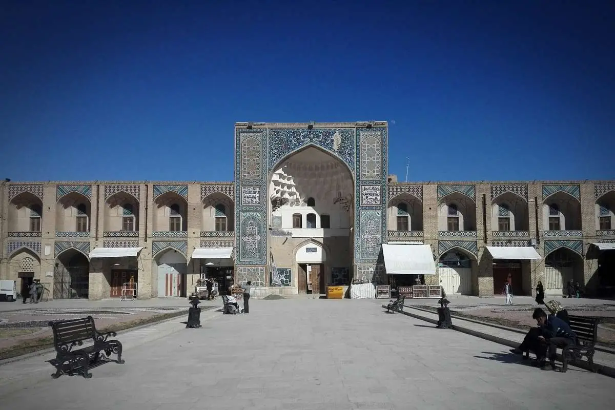 ماجرای بستنی فروشی در کارونسرای گنجعلی خان