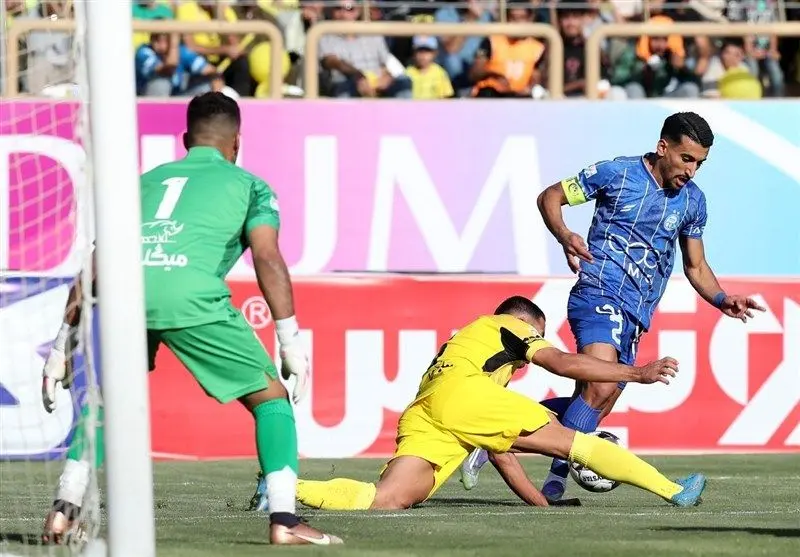 استقلال یا سپاهان؛ چه کسی صدرنشین می‌شود؟