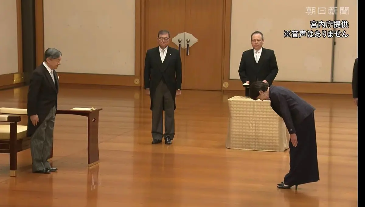 امپراتور ژاپن نخست‌وزیر جدید را تنفیذ کرد