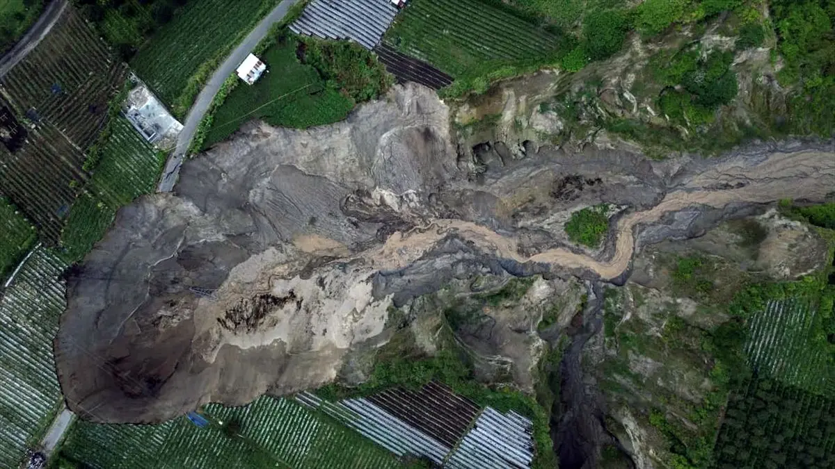 تصاویر؛ رانش زمین ترسناک در اندونزی