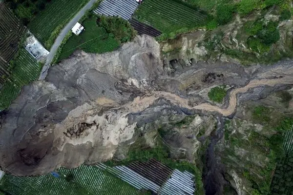 تصاویر؛ رانش زمین ترسناک در اندونزی