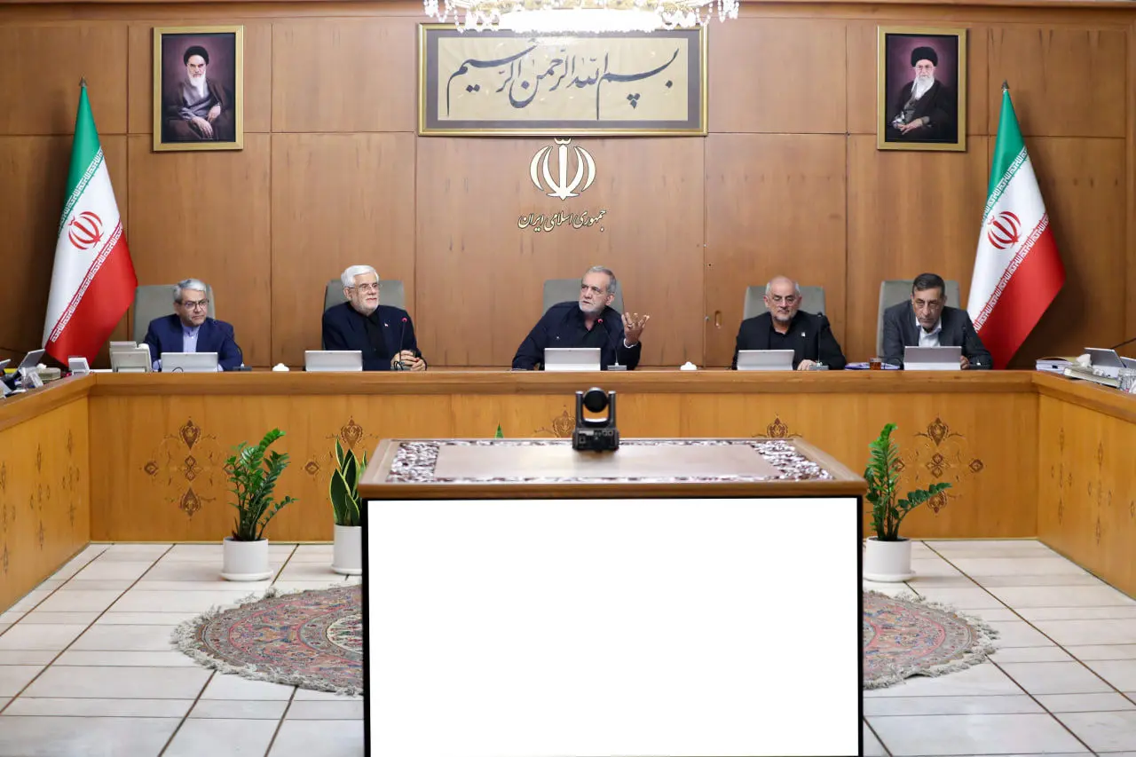 توصیه سایت بصیرت سپاه به دولت: اختلاف در حلقه اصلی هم برای دولت هزینه‌ساز است و هم برای فضای سیاسی کشور
