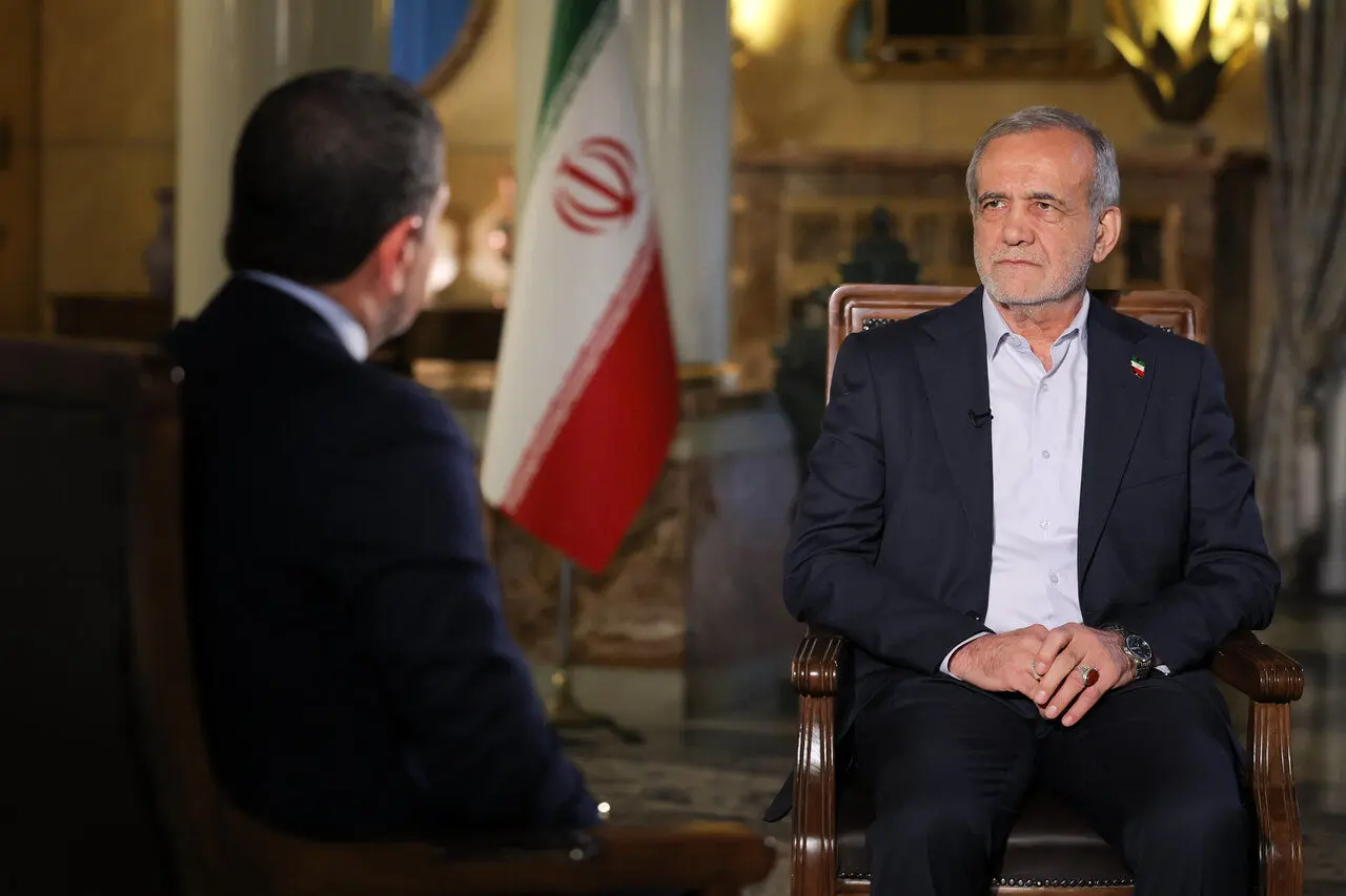 دستور پزشکیان برای شنیده‌شدن نظرات در زمینه لایحه فضای مجازی

