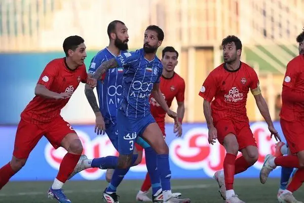 ضعف استقلال بدون ستاره‌های خارجی مقابل تراکتور