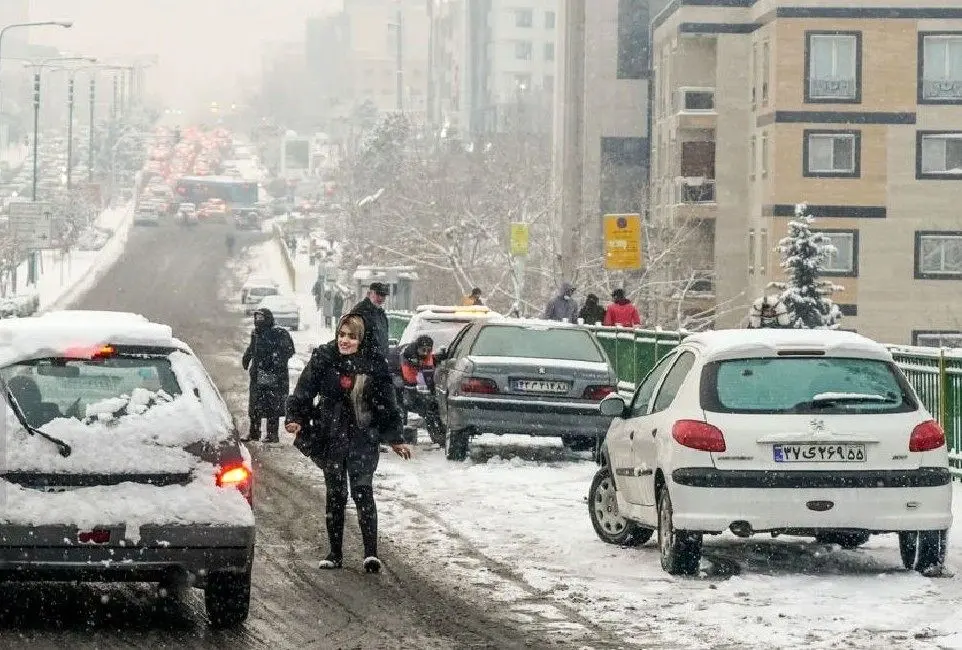 پیش‌بینی آب و هوای ایران چهارشنبه ۱۵ بهمن/ کاهش دما و بارش باران و برف تا جمعه