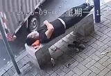 نجات معجزه‌آسای مرد خوابیده روی نیمکت