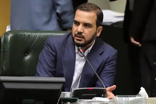 واکنش تند نماینده مجلس به ماجرای خودسوزی جوان اهوازی
