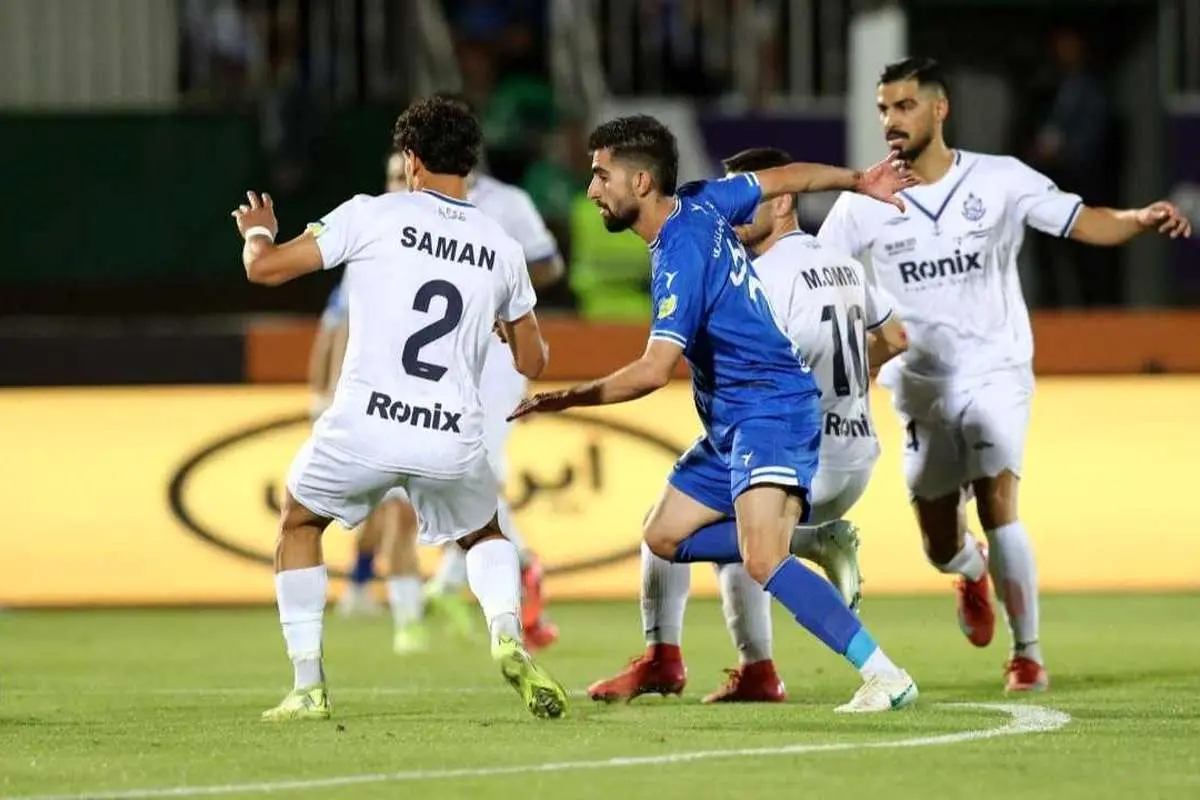 پوشش زنده؛ استقلال مقابل ملوان [ ۱ - ۰ ] / پایان نیمه اول