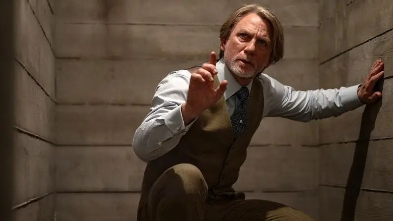 بیدار شو مرده 