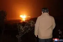 بازدید کیم جونگ اون از رزمایش شلیک توپخانه‌ای