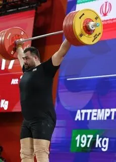 طلای دهم ایران در ناگویا؛ وزنه‌بردار عراقی مدال را انداخت داوودی برداشت!

