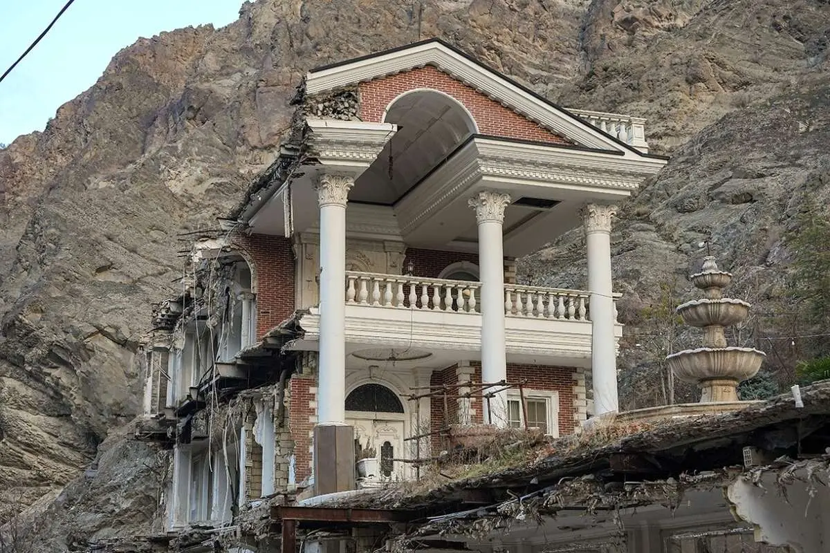 تصاویر؛ وضعیت ابر ویلای معروف جاده چالوس بعد از اجرای حکم تخریب 