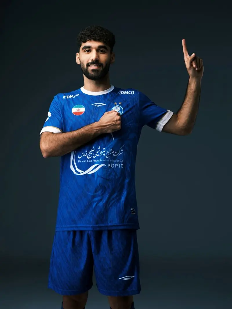 تصاویر؛ رونمایی از لباس‌های استقلال در فصل جدید 2