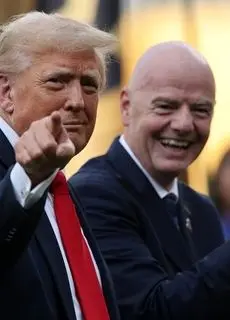 حضور همزمان ترامپ با سران مکزیک و کانادا در مراسم قرعه‌کشی جام جهانی 

