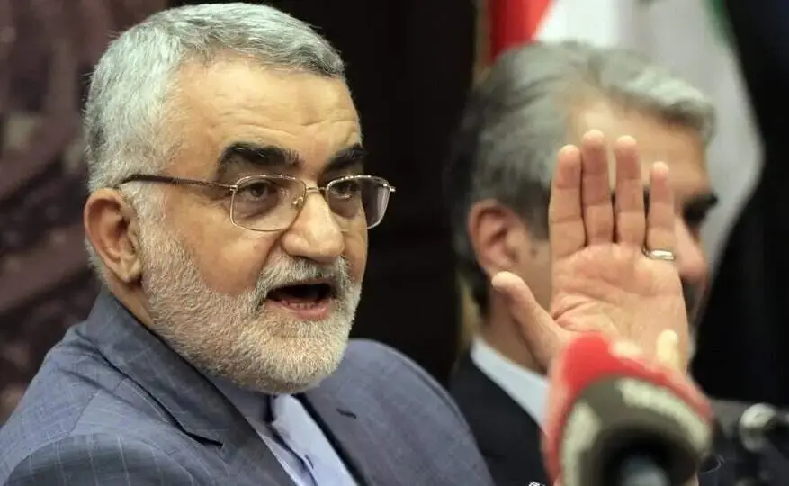 بروجردی: تفاهم‌نامه نیازی به تصویب مجلس ندارد/ ایران دانش هسته‌ای را رها نمی‌کند