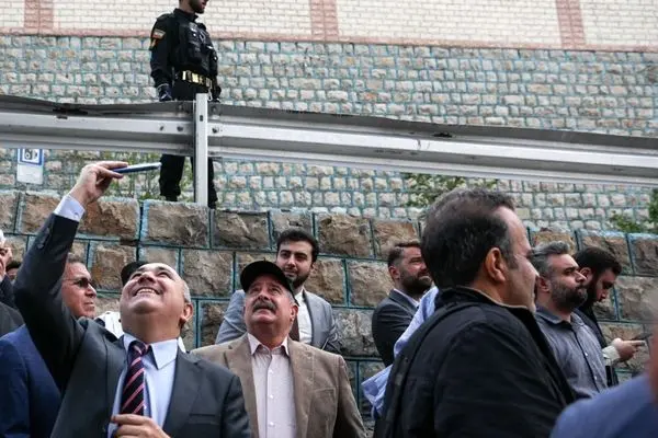 تصاویر؛ بازدید سفرای خارجی از مناطق آسیب دیده در تهران