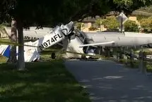 سقوط هواپیمای کوچک روی خودرو در فلوریدا آمریکا! 