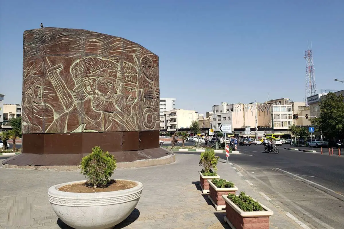 همراهی ماندلا و سنوار با امام خمینی (ره) در دیوارنگاره میدان انقلاب