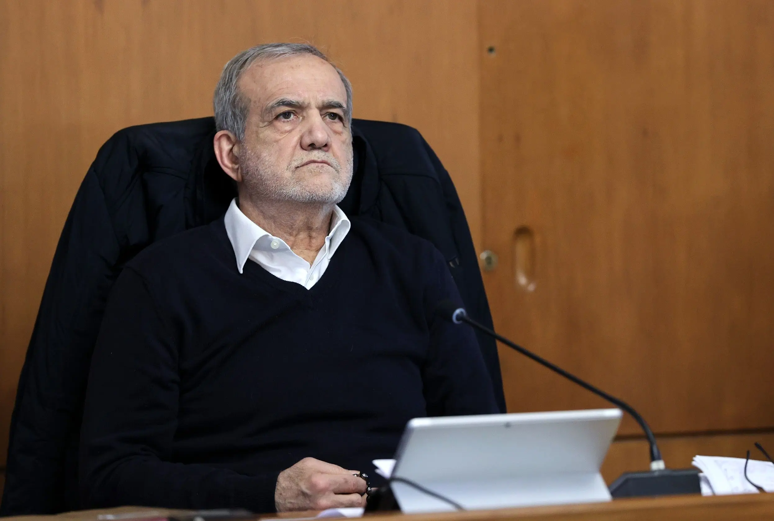 دستور پزشکیان به عراقچی برای پیگیری مذاکره با آمریکا
