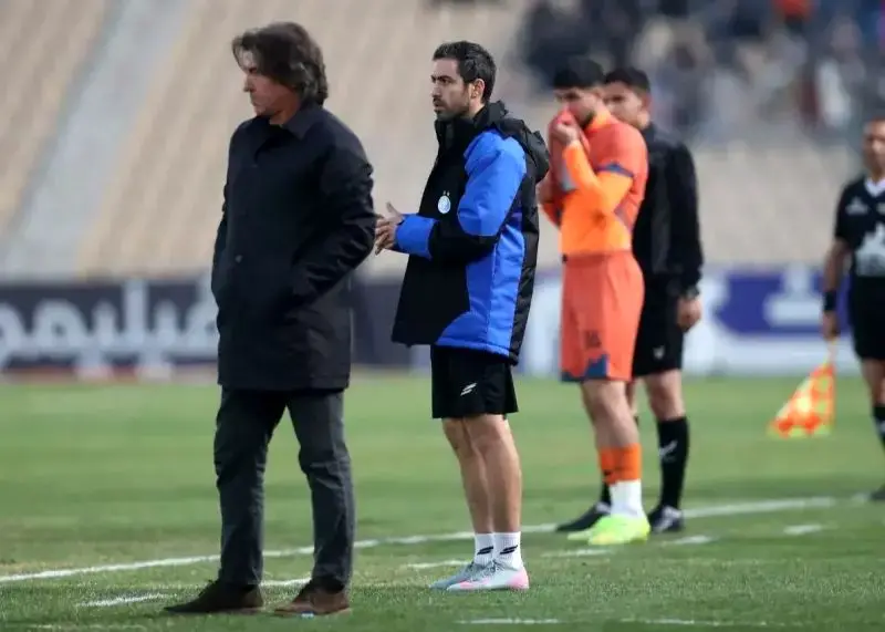 آقاسی درحال تنبیه شدن در استقلال است؟ خسرو پاسخ داد