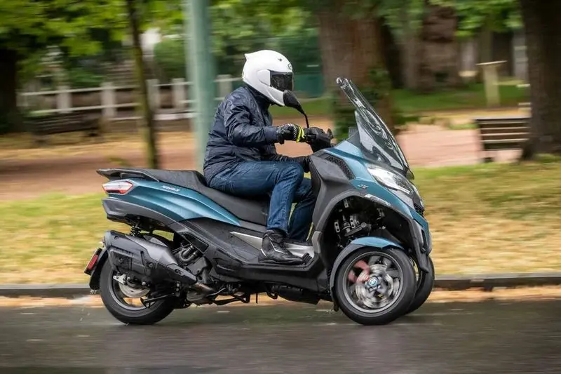 Piaggio MP3 530
