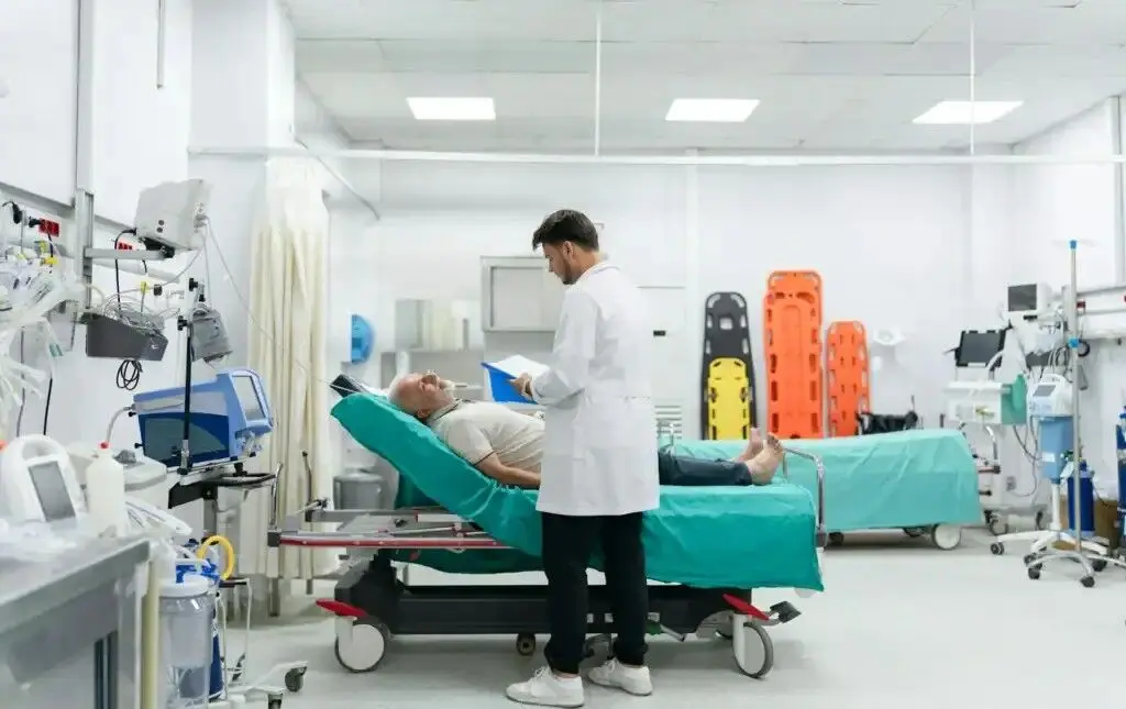 هشدار درباره حضور گسترده پرستاران جعلی در بیمارستان‌های خصوصی تهران