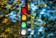 چراغ راهنمایی چهار رنگه می شود!