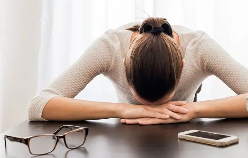 چرا بدون کار کردن هم خسته‌ایم؟/ بیماری پنهان عصر جدید