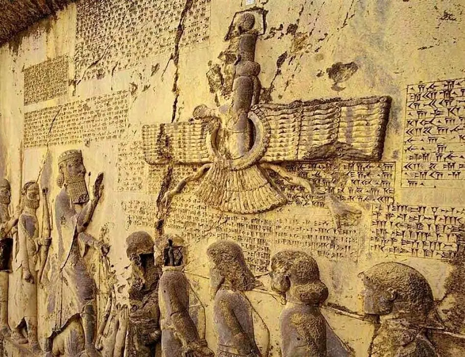 مهمترین سند جهان باستان درباره داریوش و ۹ محکوم به مرگ چه می‌گوید؟
