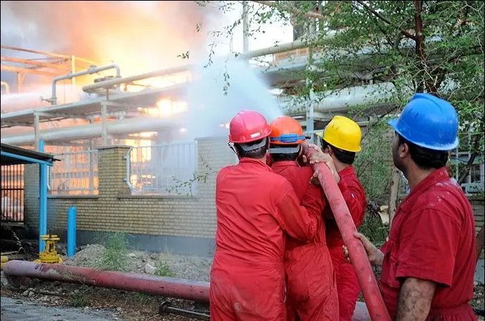 جزئیات حمله آمریکا - اسرائیل به پتروشیمی ماهشهر/ 5 نفر شهید شدند