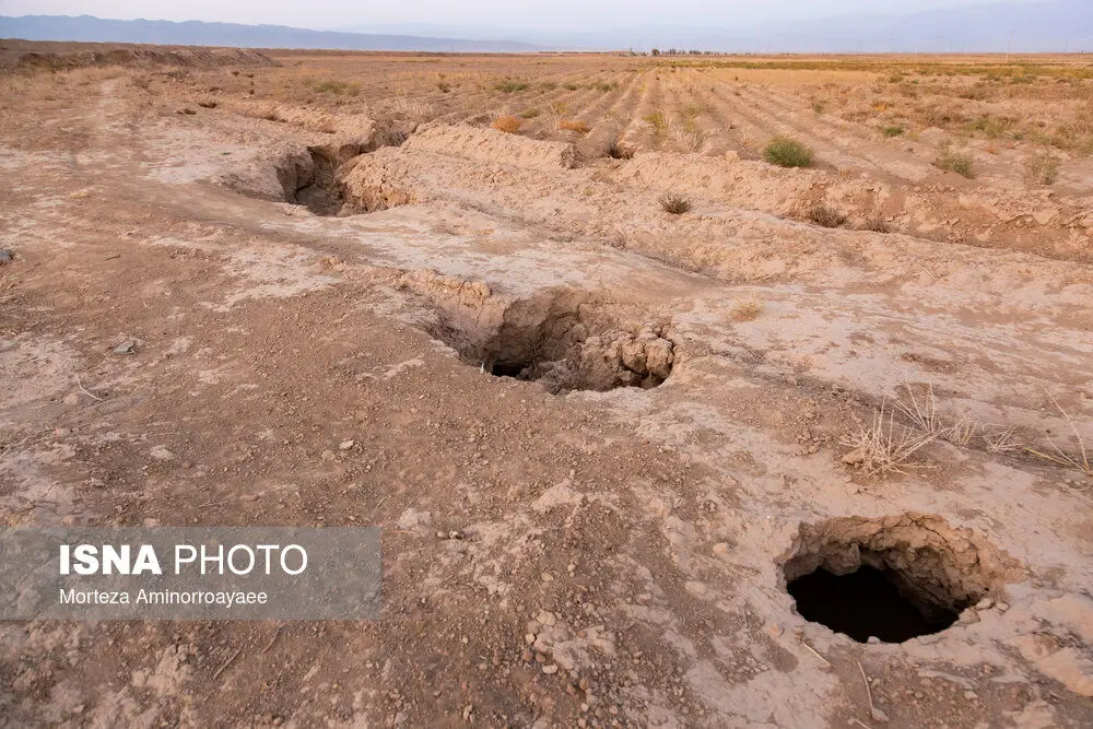 تصاویر؛ عمیق‌ترین شکاف فرونشست کشور 